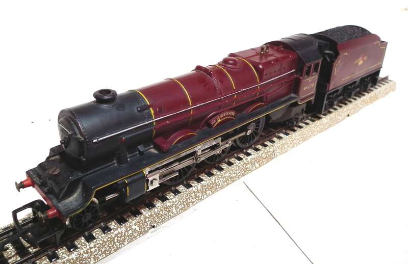 TRI-ANG OO: Vintage 4-6-2 English Steam Loco`The Princess Royal`in Fair Running Condition. (England)