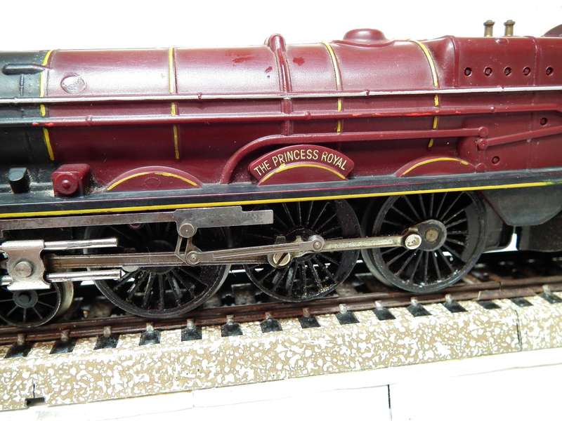 TRI-ANG OO: Vintage 4-6-2 English Steam Loco`The Princess Royal`in Fair Running Condition. (England)