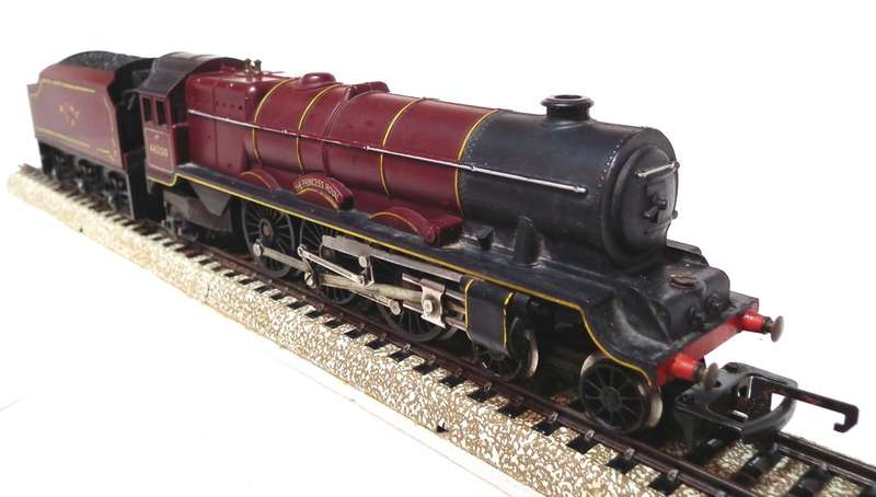 TRI-ANG OO: Vintage 4-6-2 English Steam Loco`The Princess Royal`in Fair Running Condition. (England)