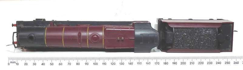 TRI-ANG OO: Vintage 4-6-2 English Steam Loco`The Princess Royal`in Fair Running Condition. (England)