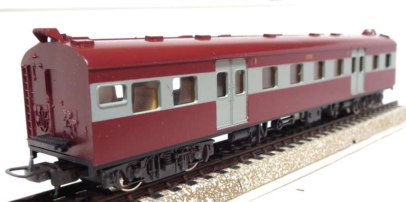 LIMA HO: NEW SAR Suburban 1st Class Passenger Coach in Boxed condition(Italy)
