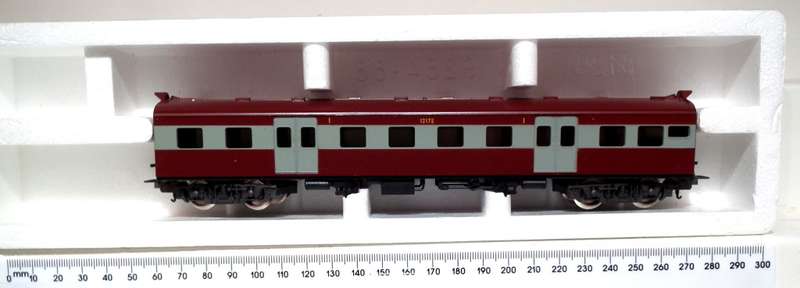 LIMA HO: NEW SAR Suburban 1st Class Passenger Coach in Boxed condition(Italy)