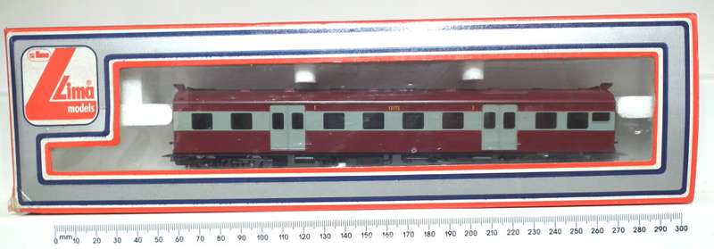 LIMA HO: NEW SAR Suburban 1st Class Passenger Coach in Boxed condition(Italy)