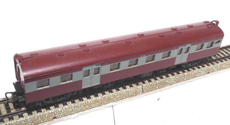 LIMA HO: SAR Suburban 1st Class Passenger Coach in Good un-Boxed condition(Italy)