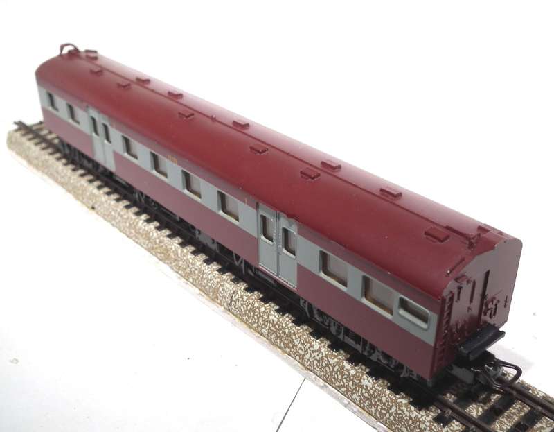 LIMA HO: SAR Suburban 1st Class Passenger Coach in Good un-Boxed condition(Italy)