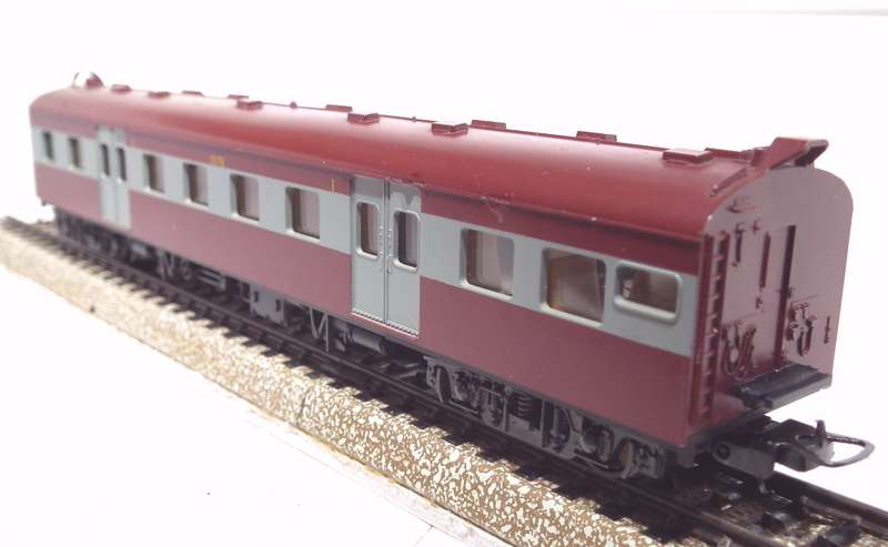 LIMA HO: SAR Suburban 1st Class Passenger Coach in Good un-Boxed condition(Italy)
