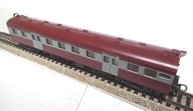 LIMA HO: SAR Suburban 3rd Class Passenger Coach in Good un-Boxed condition(Italy)