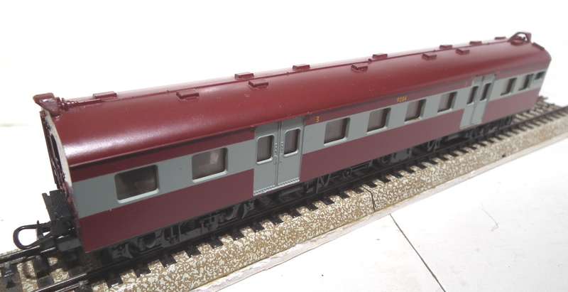 LIMA HO: SAR Suburban 3rd Class Passenger Coach in Good un-Boxed condition(Italy)