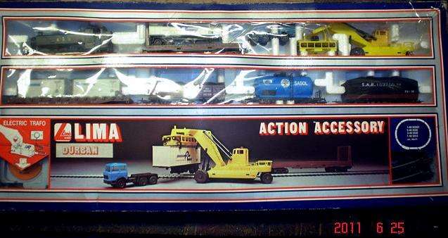 LIMA HO DURBAN ACTION ACCESSORY TRAIN SET:  like new condition. Original box