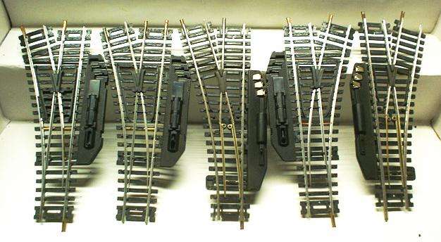 LIMA HO : 6 pc Mixed turnouts and crossover track in a good working condition. (Made in Italy).
