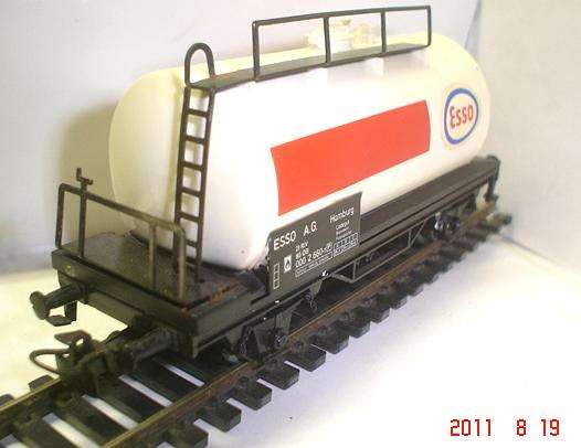 MARKLIN HO: ESSO Oil Tanker Wagon in excellent condition.  Not boxed