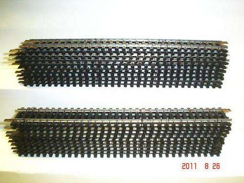 HO LIMA TRACK : 20pc; 3020 track in a fair to good condition. (Made in Italy)