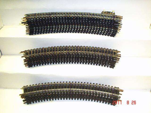 HO LIMA TRACK: 26pc; No 3030 metal track in a usable condition. (Made in Italy)