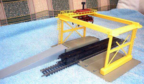 LIMA HO Lima Gantry Crane Set in fair condition. (Made in Italy)