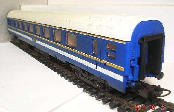 LIMA HO: SAR Blue Train Coach in good condition. Not boxed. (Made in Italy)