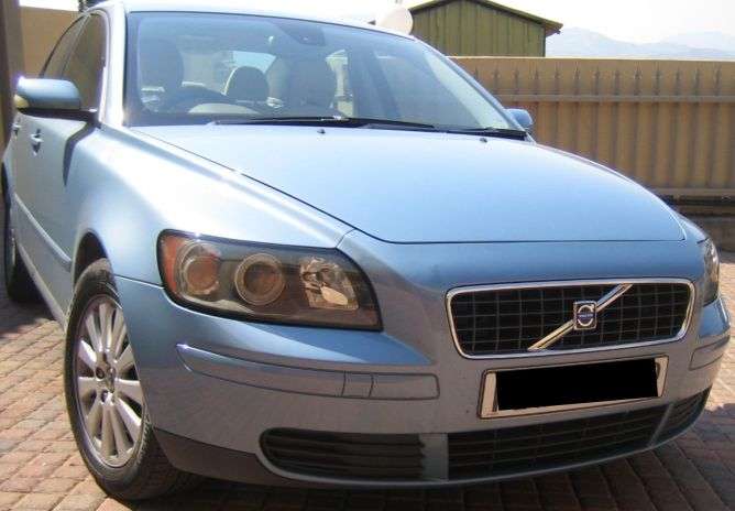 VOLVO 2.4 i Manual in perfect cond. Ful Sev history. No accident, scratches