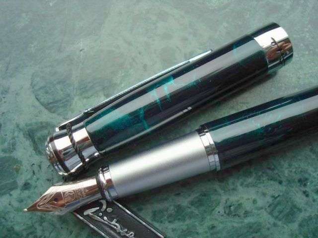 BRAND NEW PICASSO ART COLLECTION "SWEDEN FLOWER KING" GREEN Fountain Pen