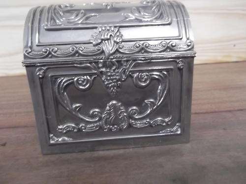 LOVELY ORNATE SILVER/PEWTER DOME TOP JEWELLERY BOX ??
