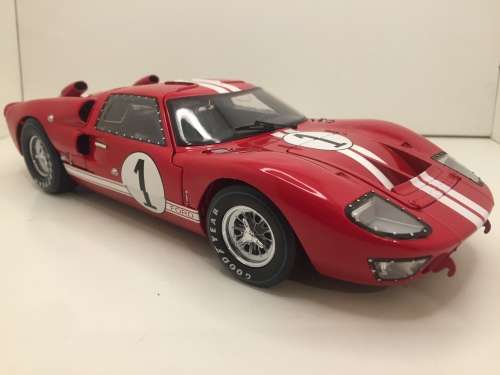 Shelby Collectables scale 1:18 1966 Ford GT-40 MkII