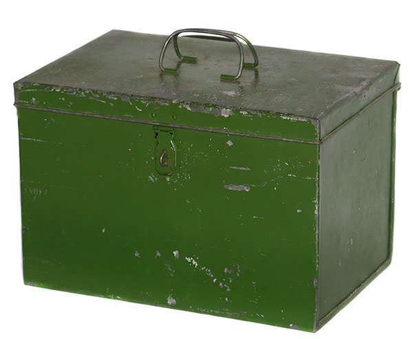 VINTAGE GREEN METAL TOOL/LUNCH BOX