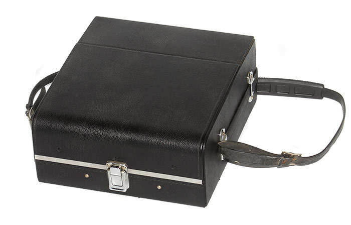 RETRO LEATHERETTE CAMERA CASE