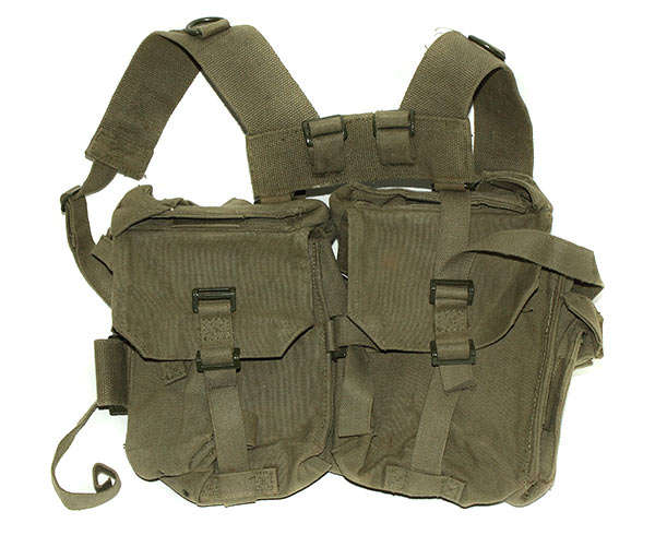 Vintage army kit ** Looks brand new **