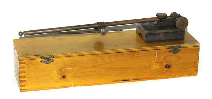 Moore & Wright Mod 405 Universal surface gauge **Sheffield England **