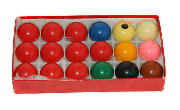 Vintage set of  snooker balls  ** Boxed **