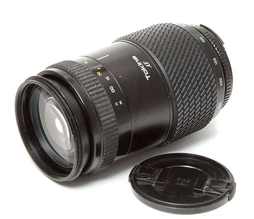 Tokina AF 75 -300mm f 1:4.5 -5.6 Macro for Nikon   ** Great condition **