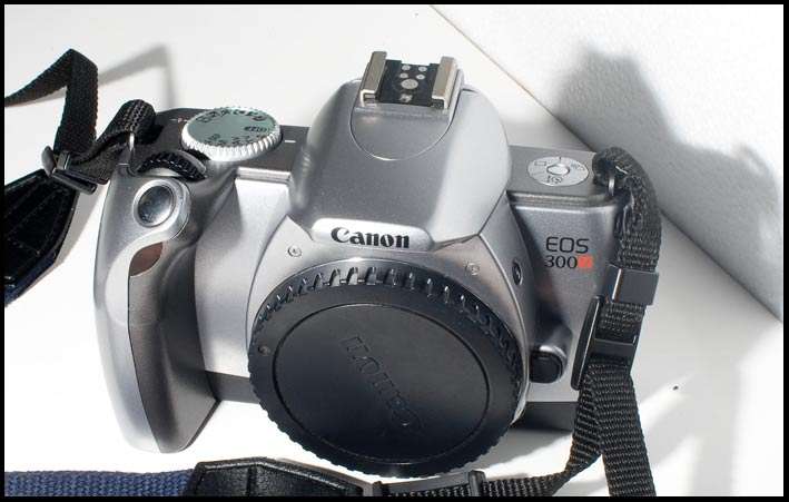 CANON EOS 300V ** SPOTLESS**