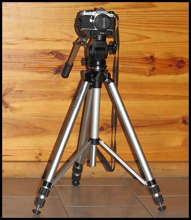 HEAVY DUTY PRO TRIPOD