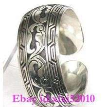 Crazy Wednesday Auction R1 start - Tibetan silver Cuff bracelet leaf design