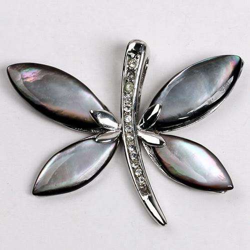 Crazy Wednesday R1 Start Auction - Mother of Pearl Butterfly Pendant