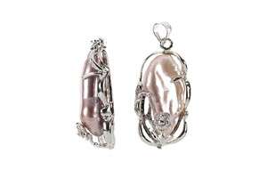 Crazy Wednesday Auction - Freshwater pearl pendant in silver