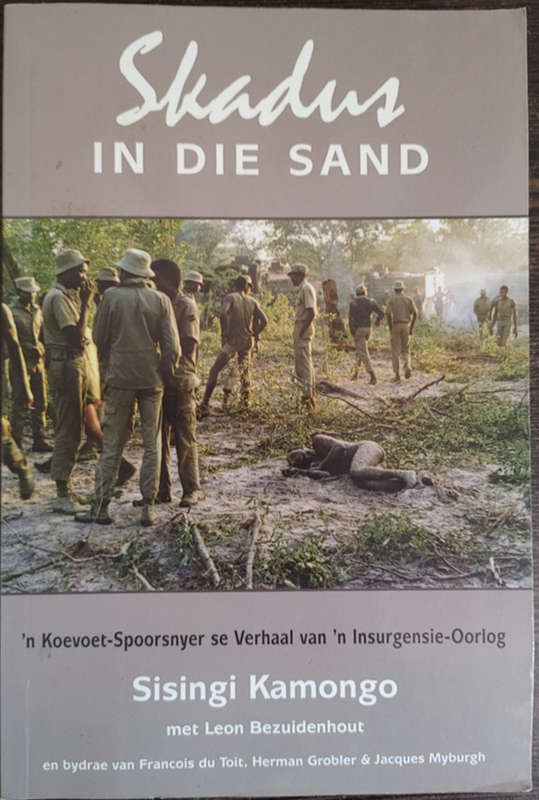 Skadus In Die Sand by Sisingi Kamongo met Leon Bezuidenhout - SOFT COVER