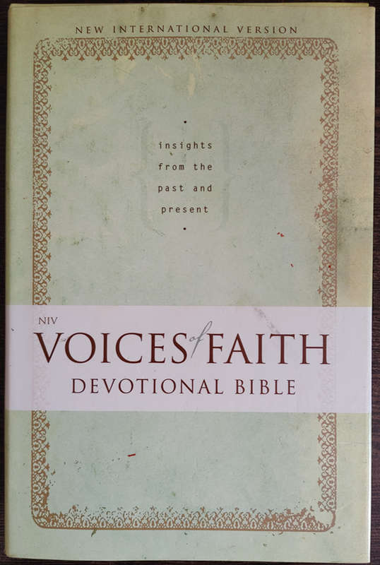 NIV Voices of Faith Devotional Bible: Insights from the past and present by Zondervan - HARD COVER