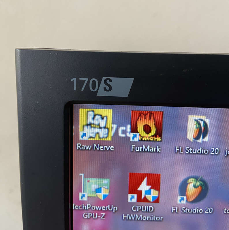 Clear Picture PHILIPS 17 inch Monitor (Resolution: 1280 x 1024)