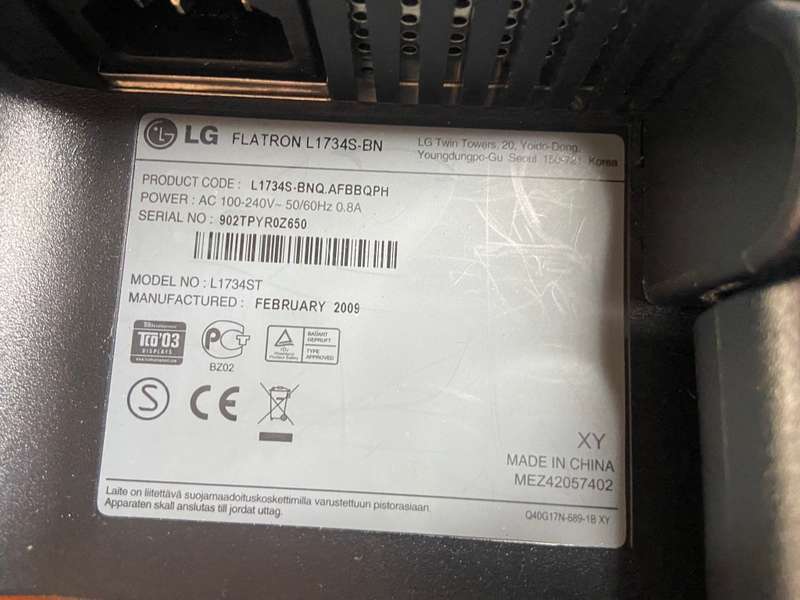 LG 17 inch Monitor (Resolution: 1280 x 1024)