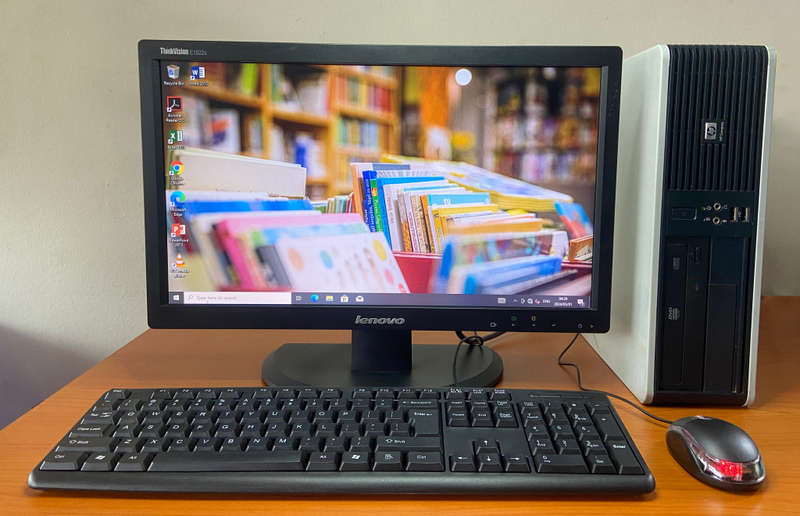 Desktop Computer ideal for study 2