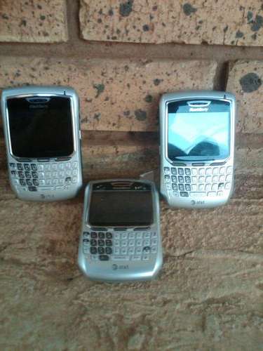 3 PHONES IN ONE AUCTION BLACKBERRY PHONES 8700 WINNER TAKES IT ALL
