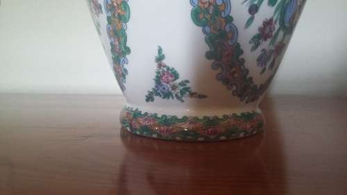 AMAZING LARGE CHINESE PORCELAIN FAMILLE VASE - SIGNED!!