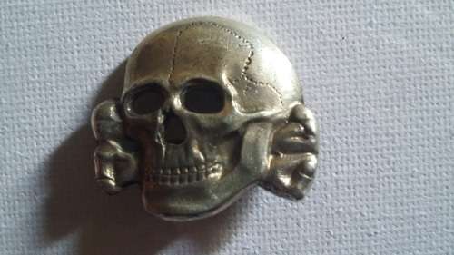 SOLID WW11 WW2 GERMAN TOTENKOPF SKULL CAP BADGE