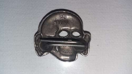 SOLID WW11 WW2 GERMAN TOTENKOPF SKULL CAP BADGE
