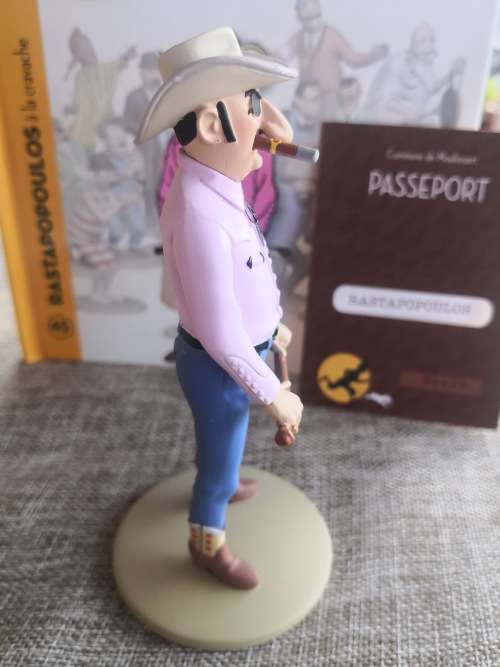 Tintin - Flight 714 to Sydney - Rastapopoulos - with the whip
