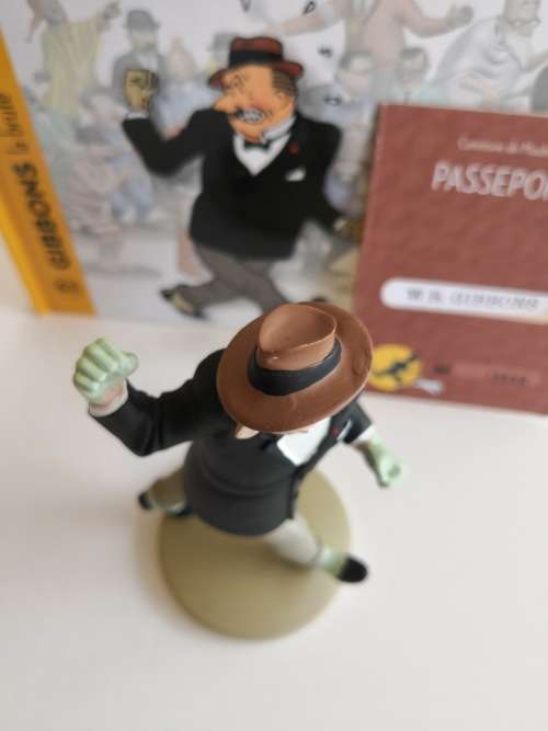 Tintin - The Blue Lotus - Gibbons - the brute - from page 7