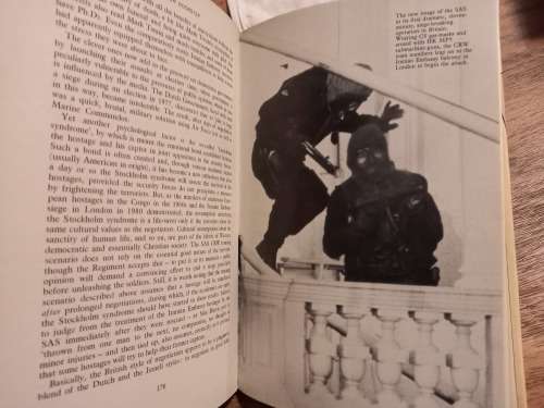 Who Dares Wins. The story of the SAS 1950 -1980. Tony Geraghty