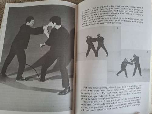 Bruce Lee`s Fighting Method - skill in techniques - Bruce Lee and M Uyehara