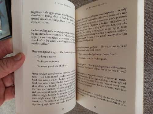 Striking Thoughts - Bruce Lee`s Wisdom for Daily Living