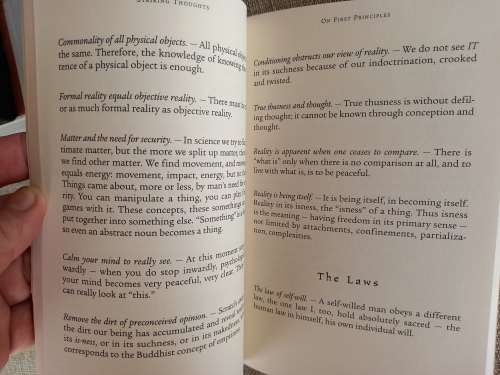 Striking Thoughts - Bruce Lee`s Wisdom for Daily Living