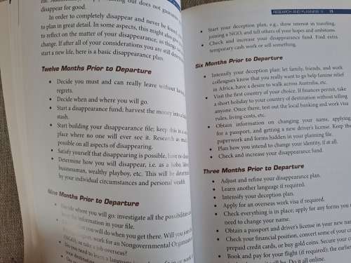 Soldier of Fortune - Guide to How to Disappear and Never be Found - Barry Davies BEM
